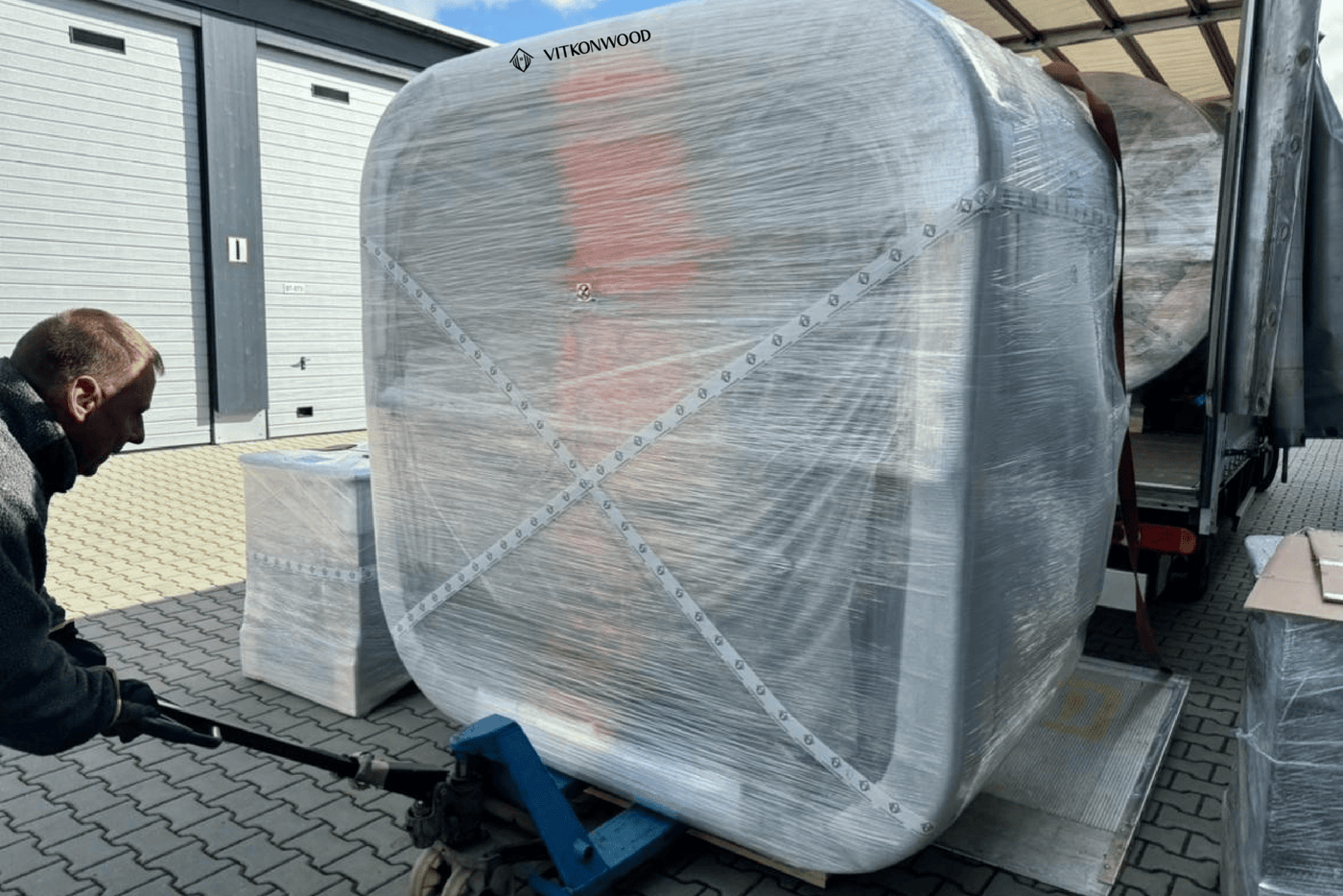 AKTIONSMODELL: Hot Tub mit integr. Holzofen | Komplettpaket BASIC-LINE TWO
